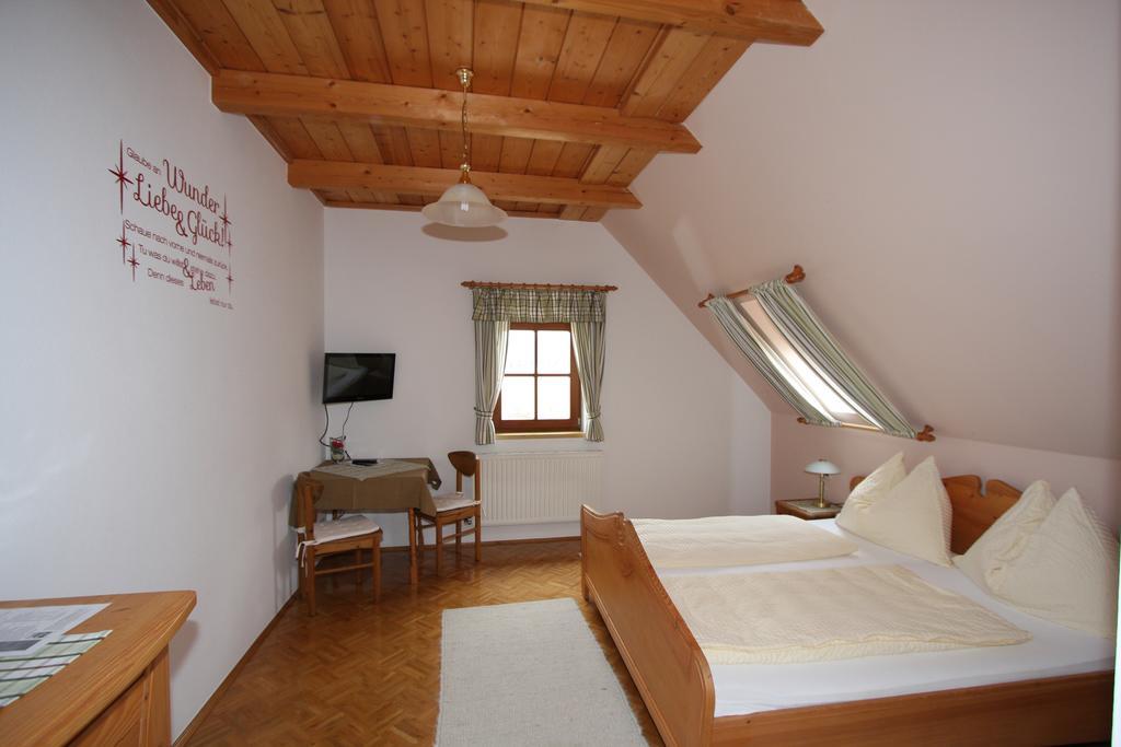 Bed and Breakfast Weingut Schwarzl Ratsch an der Weinstraße Habitación foto