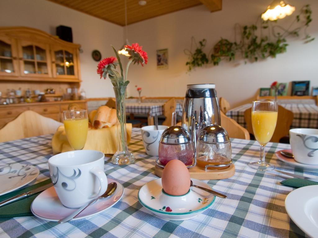 Bed and Breakfast Weingut Schwarzl Ratsch an der Weinstraße Exterior foto